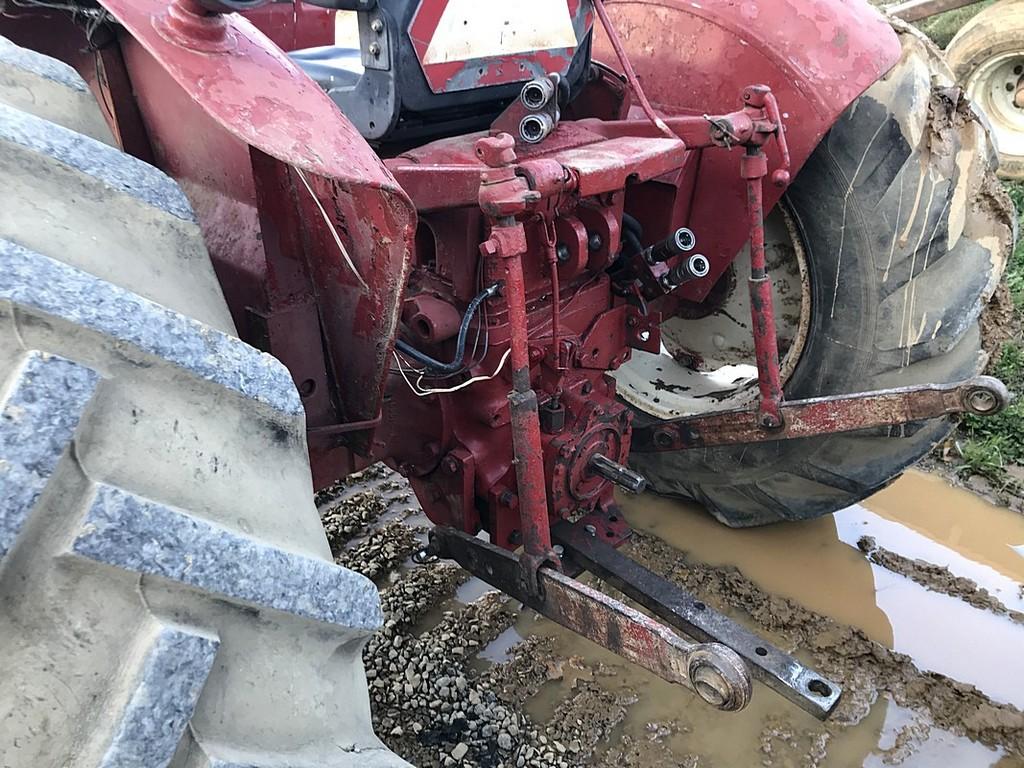 International 544 Tractor