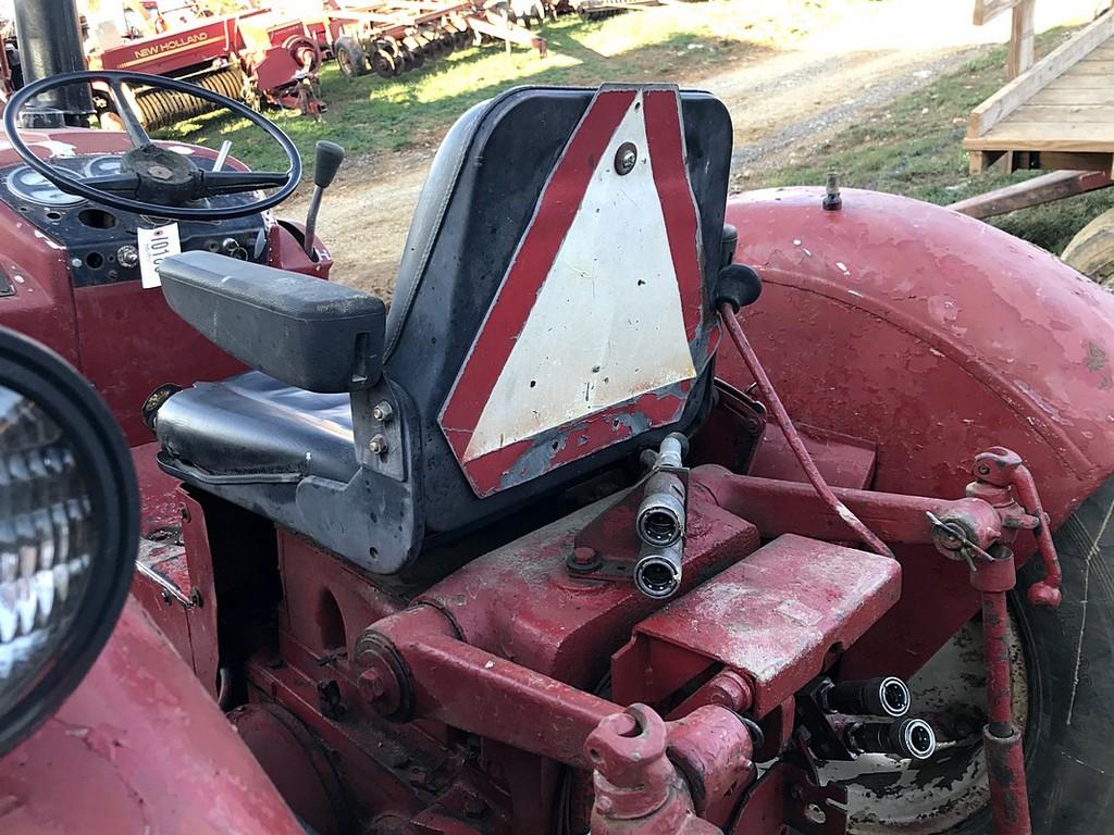 International 544 Tractor
