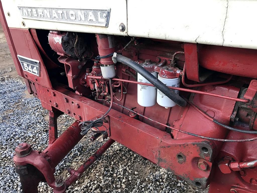 International 544 Tractor