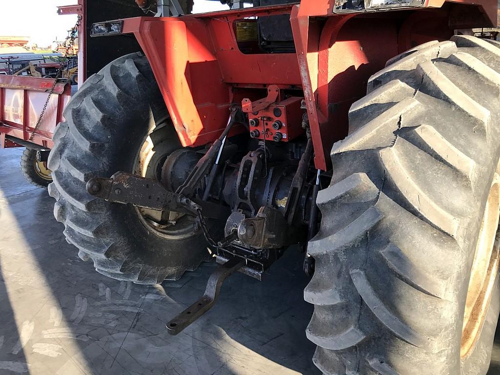 Massey Ferguson 699 Tractor