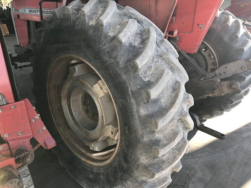 Massey Ferguson 699 Tractor
