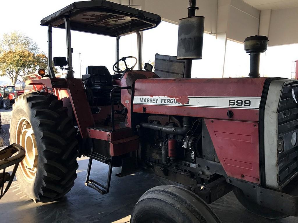 Massey Ferguson 699 Tractor