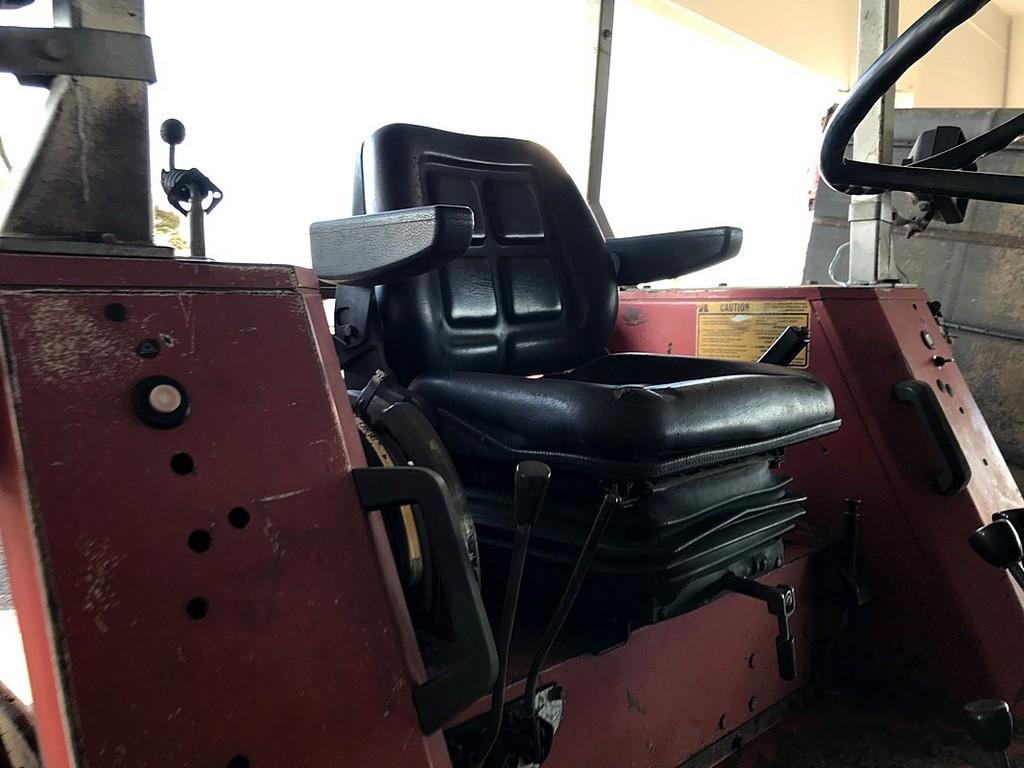 Massey Ferguson 699 Tractor