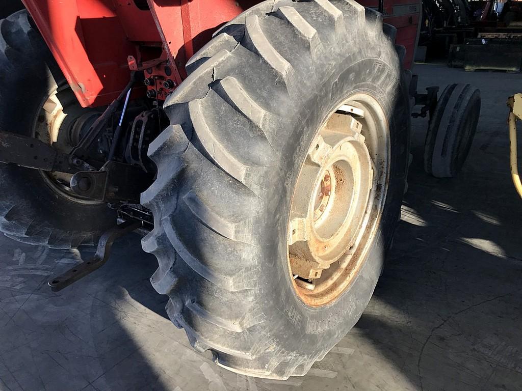 Massey Ferguson 699 Tractor
