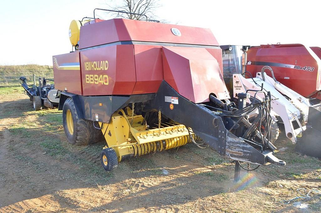 New Holland BB940S Baler