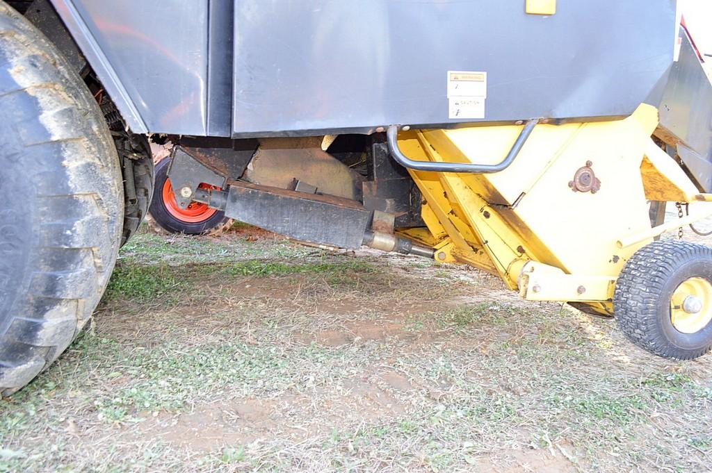 New Holland BB940S Baler