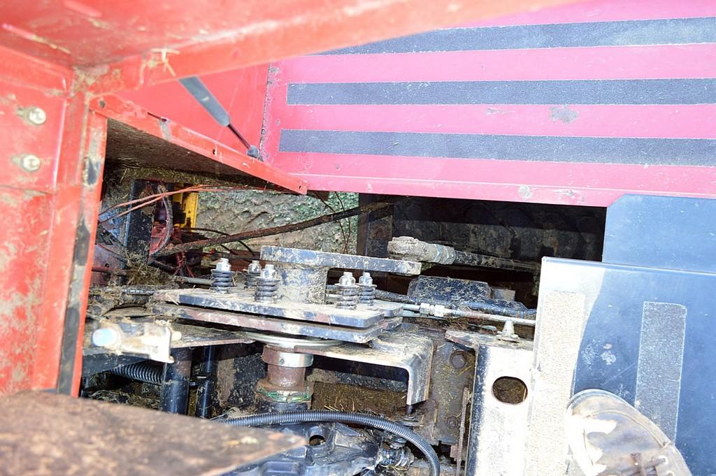 New Holland BB940S Baler