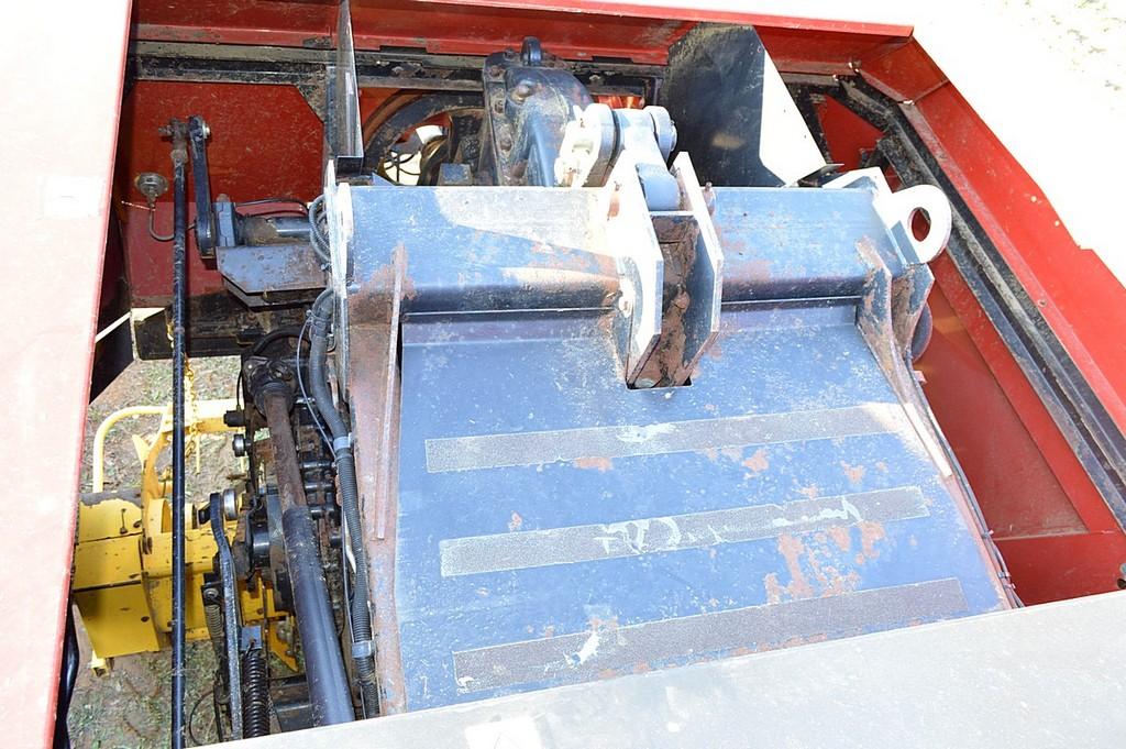 New Holland BB940S Baler