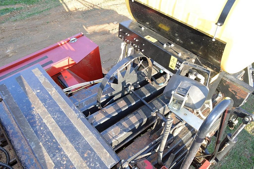 New Holland BB940S Baler