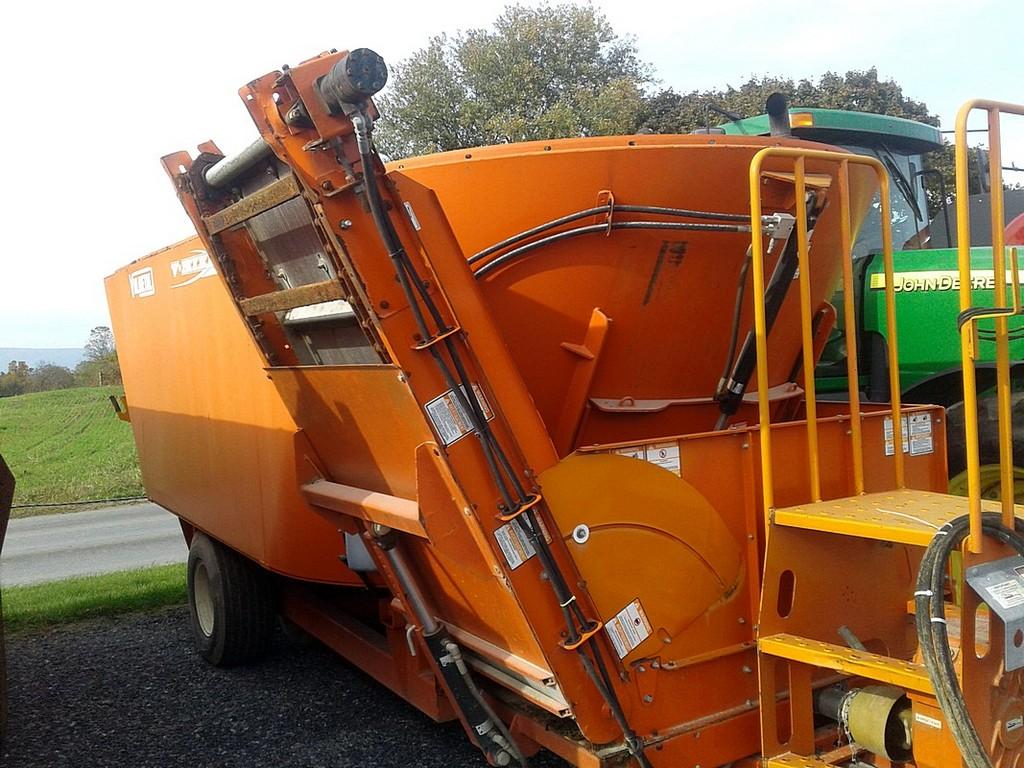 Valmetal V700 Vertical Mixer