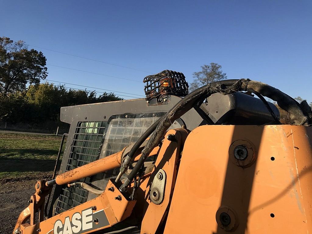 Case 90XT Skid Steer