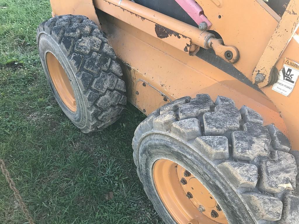 Case 90XT Skid Steer