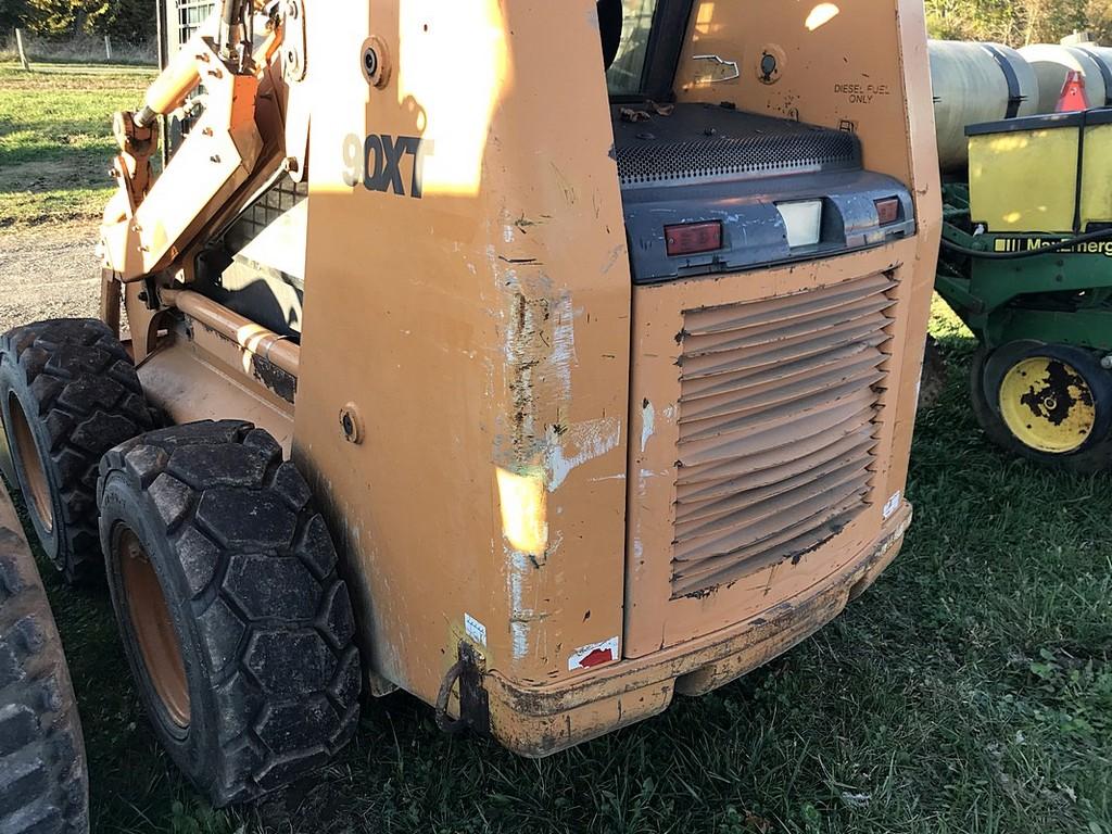Case 90XT Skid Steer