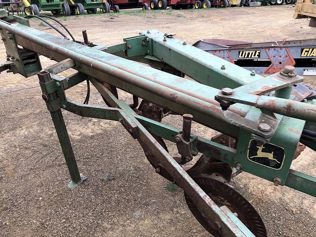 John Deere 1450 Plow
