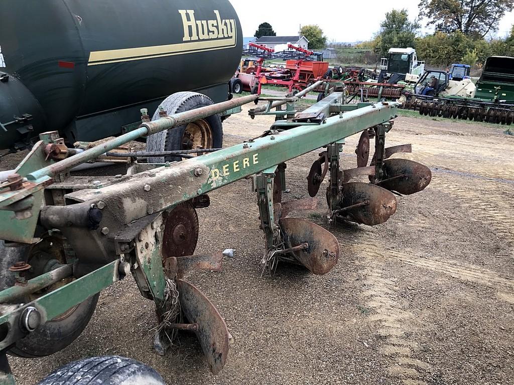 John Deere 1450 Plow