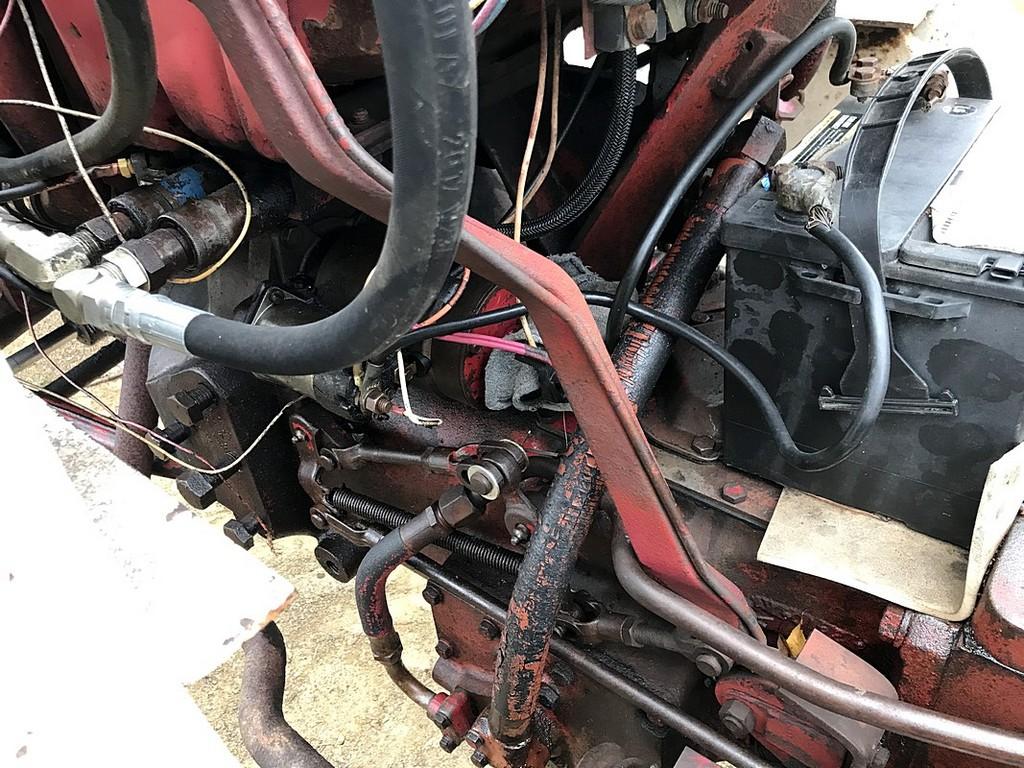 International 504 Loader Tractor