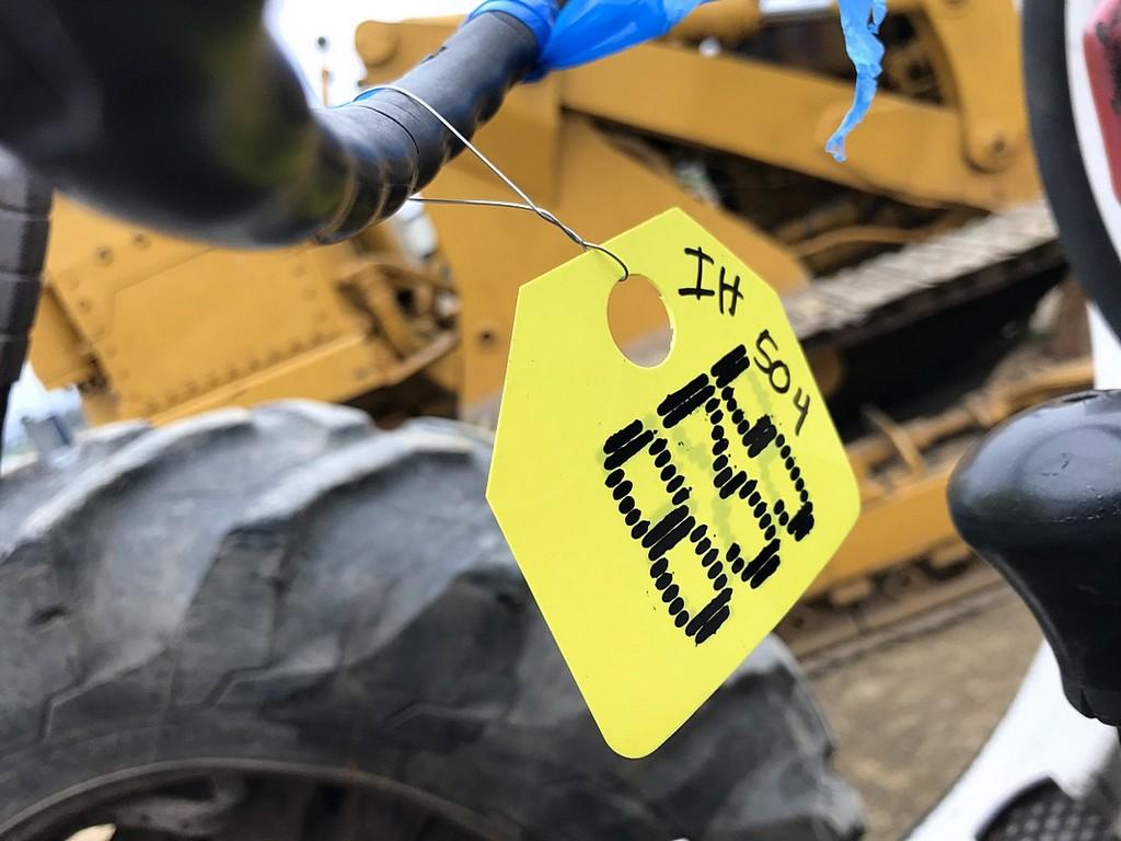 International 504 Loader Tractor