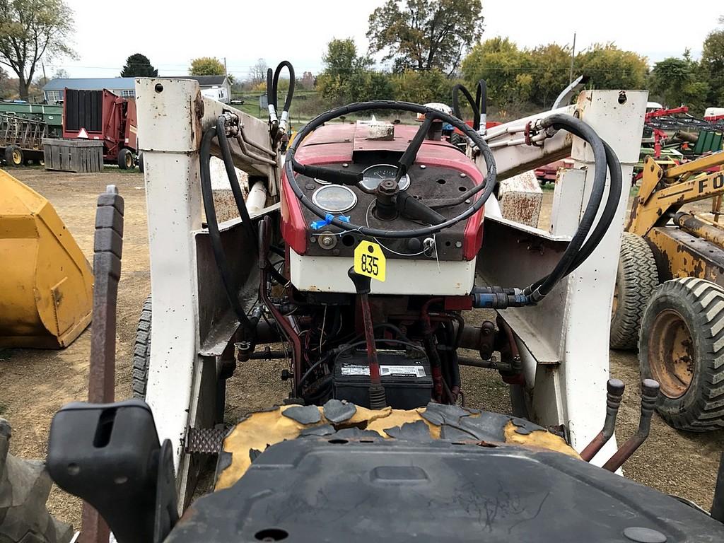 International 504 Loader Tractor