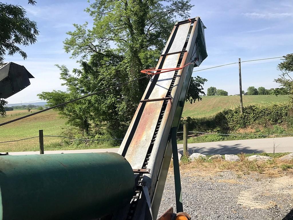New Idea 325 Corn Picker