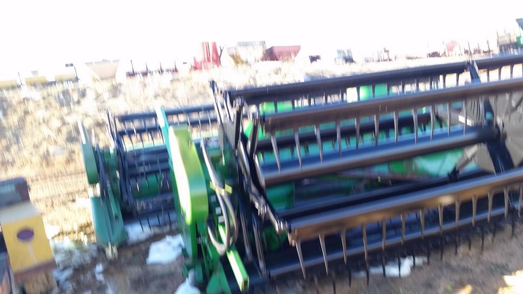 John Deere 915 Grain Platform