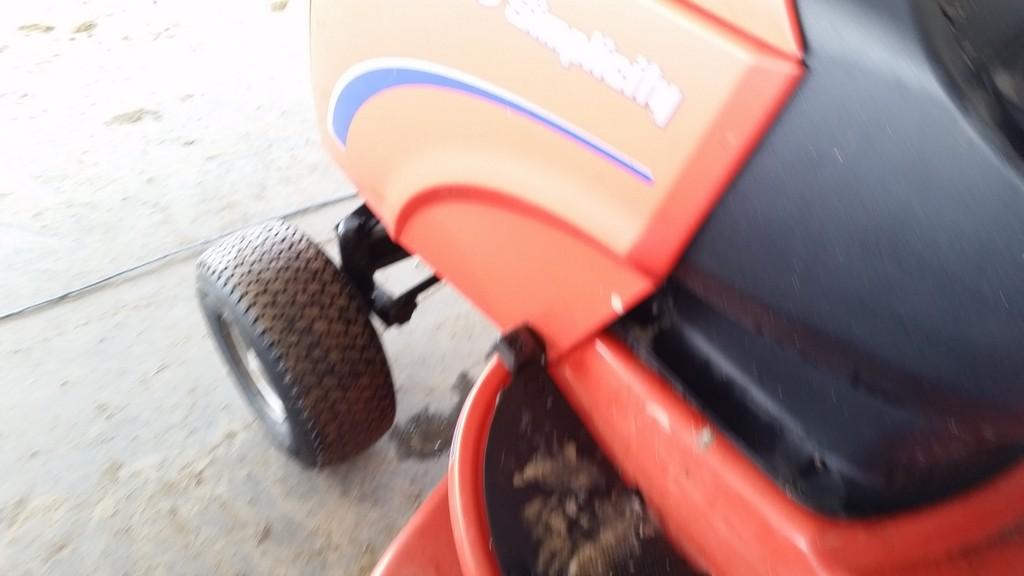 Simplicity Broadmoor Lawn Tractor