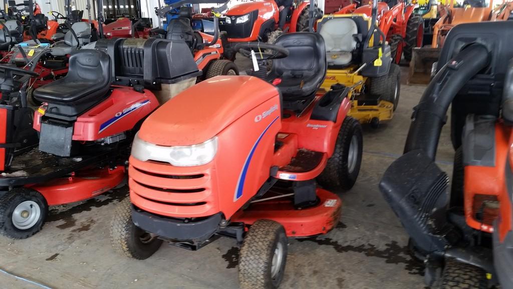 Simplicity Broadmoor Lawn Tractor