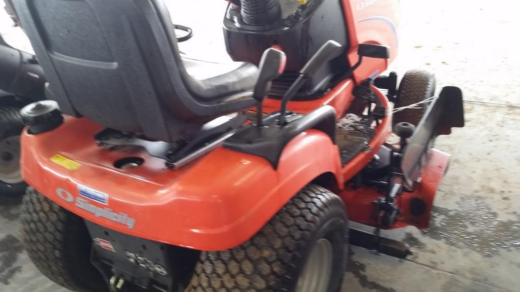 Simplicity Broadmoor Lawn Tractor