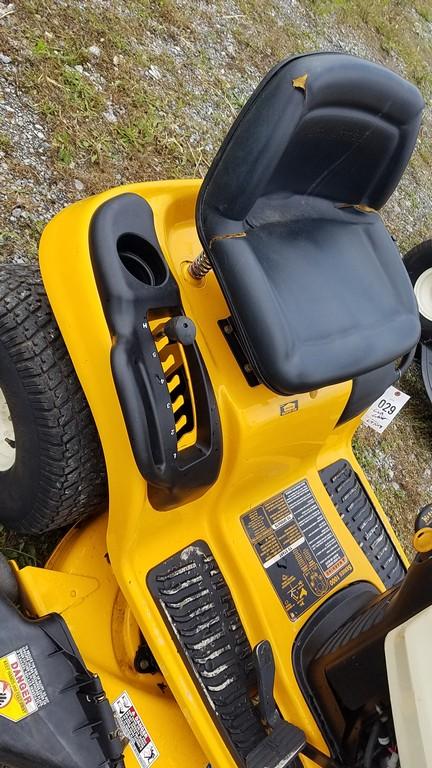 Cub Cadet LT1018 Riding Tractor