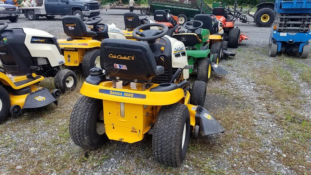 Cub Cadet LT1018 Riding Tractor