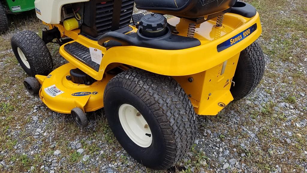 Cub Cadet LT1018 Riding Tractor