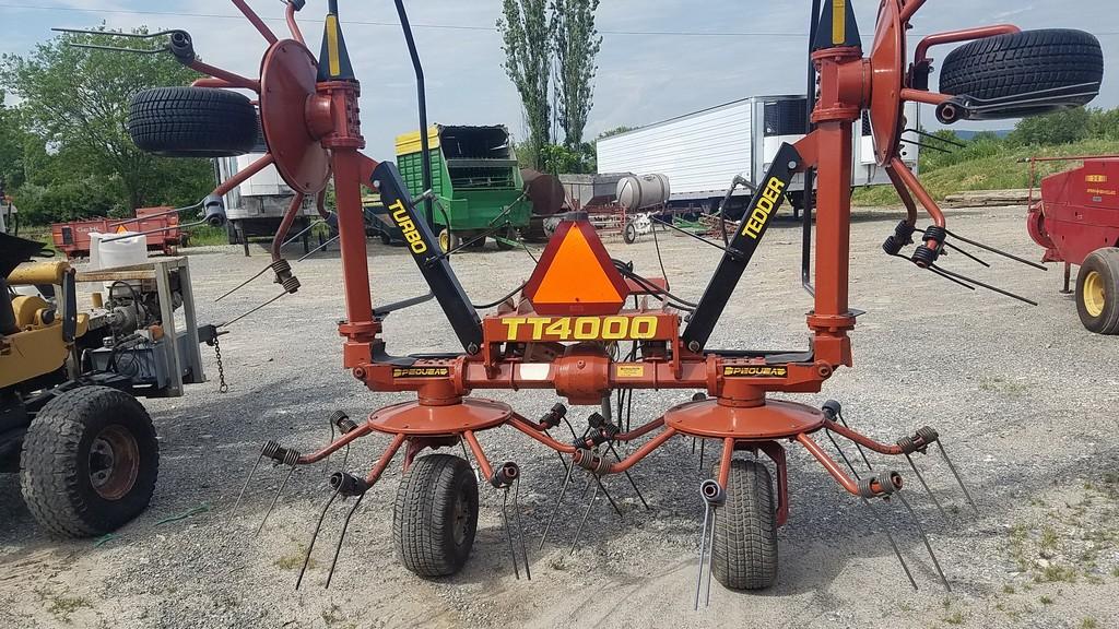 Pequea TT4000 Tedder