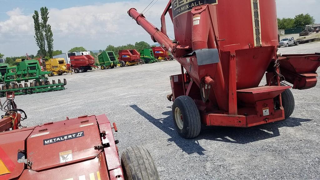 New Holland 790 Forage Harvester