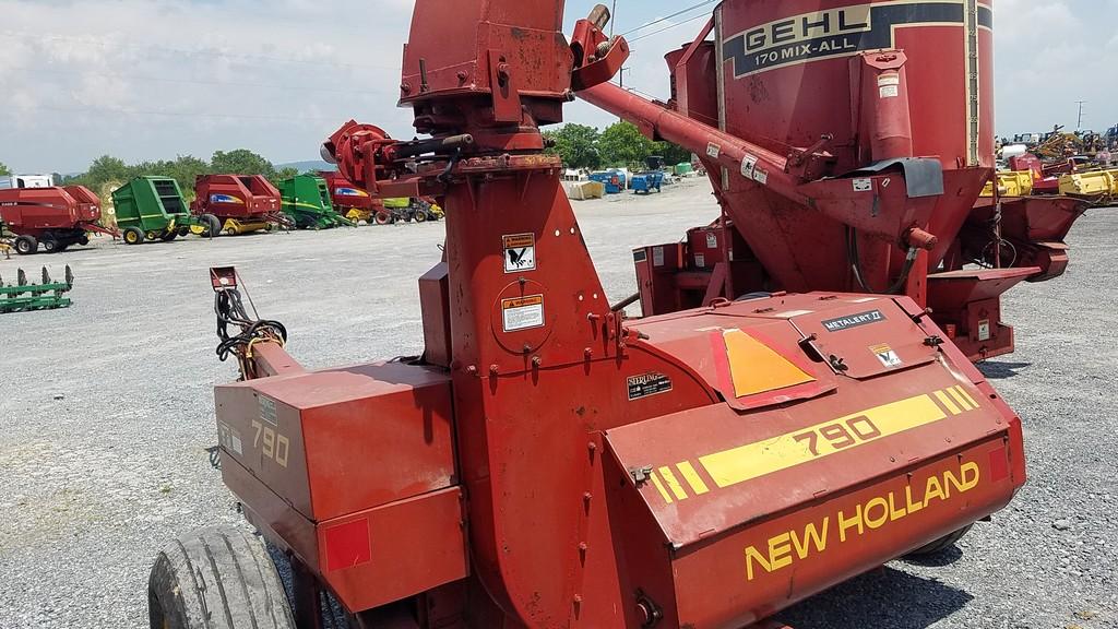 New Holland 790 Forage Harvester