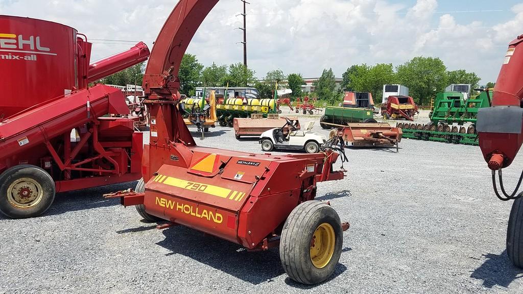 New Holland 790 Forage Harvester