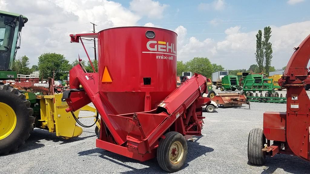 Gehl  125 Grinder Mixer