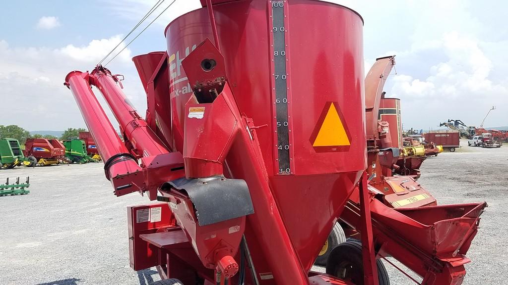 Gehl  125 Grinder Mixer