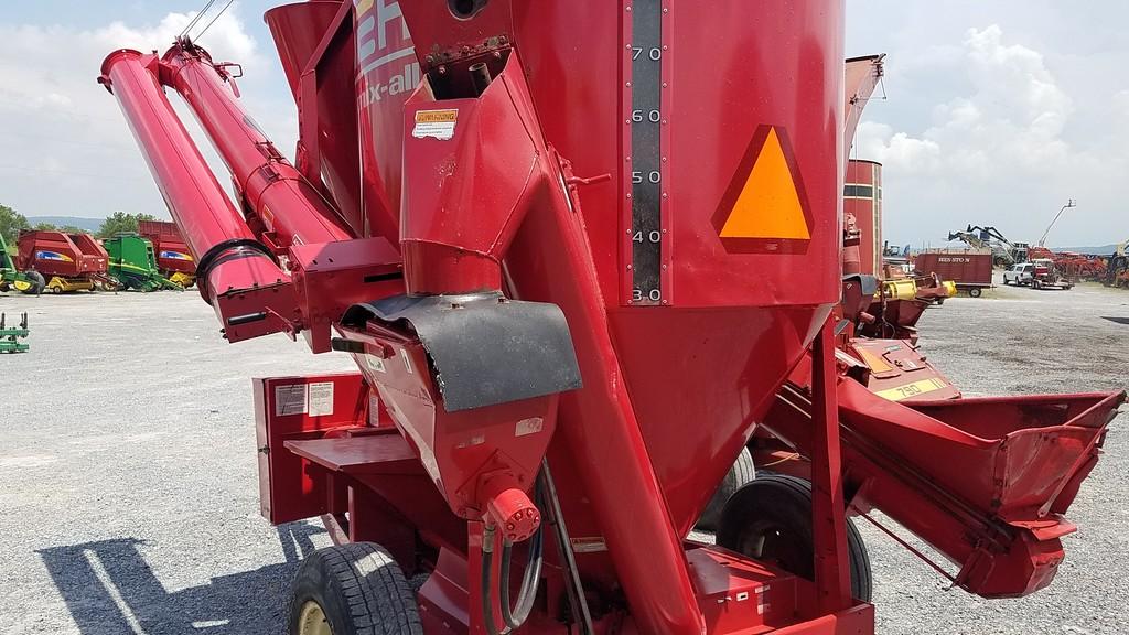 Gehl  125 Grinder Mixer