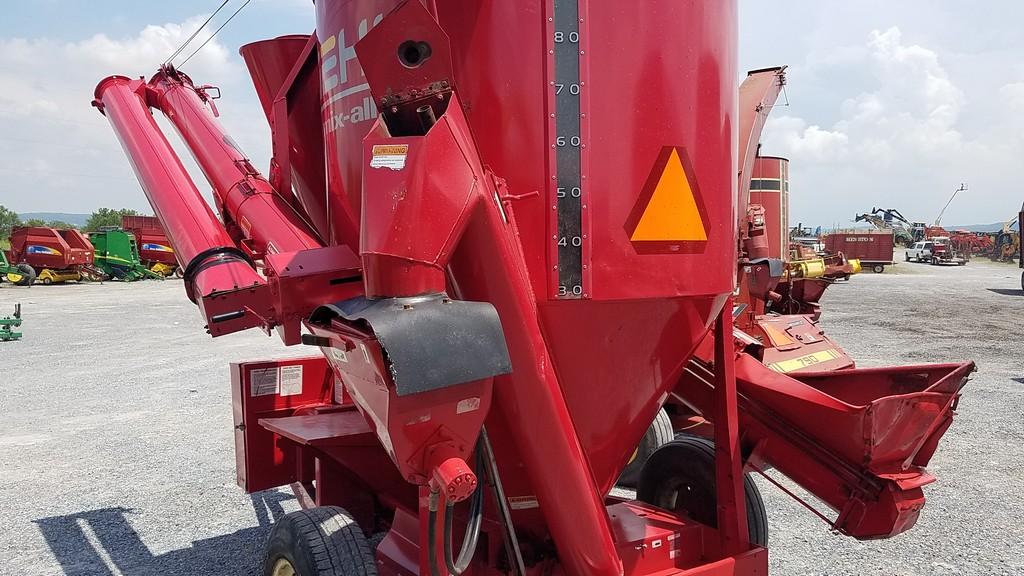 Gehl  125 Grinder Mixer
