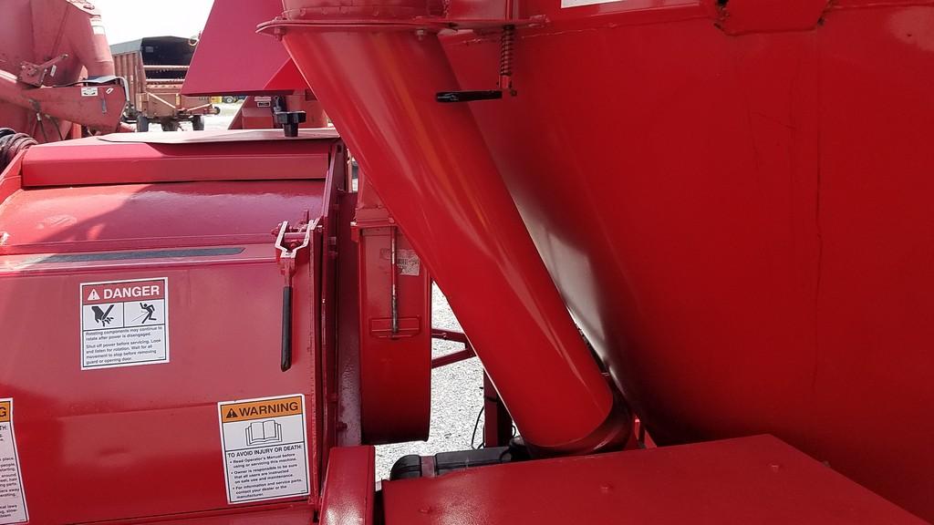 Gehl  125 Grinder Mixer