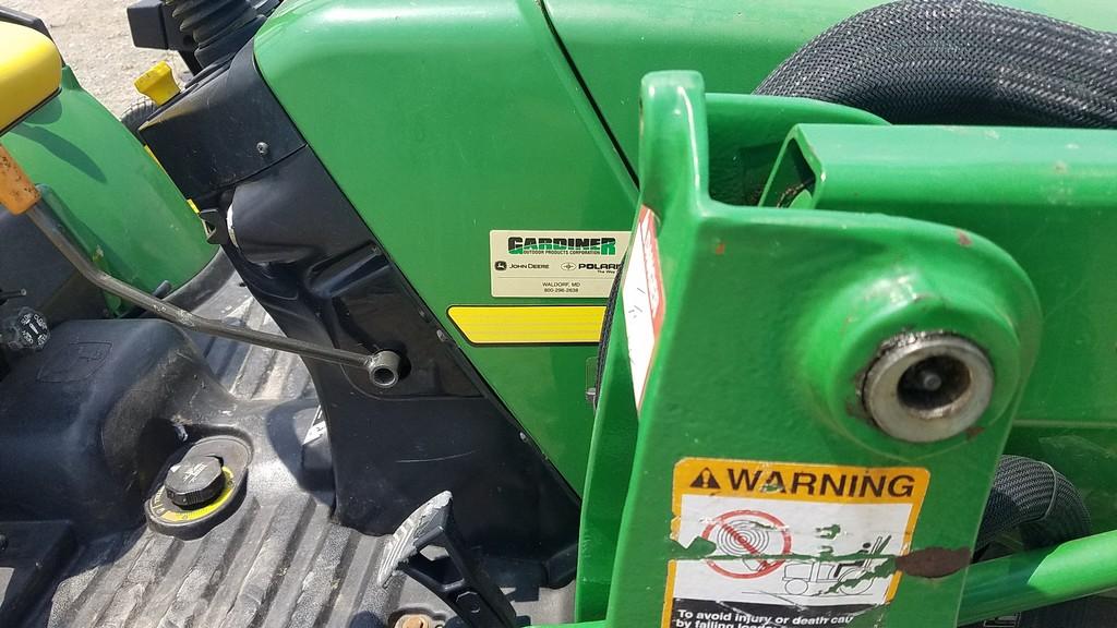 John Deere 2305 Compact Loader Tractor