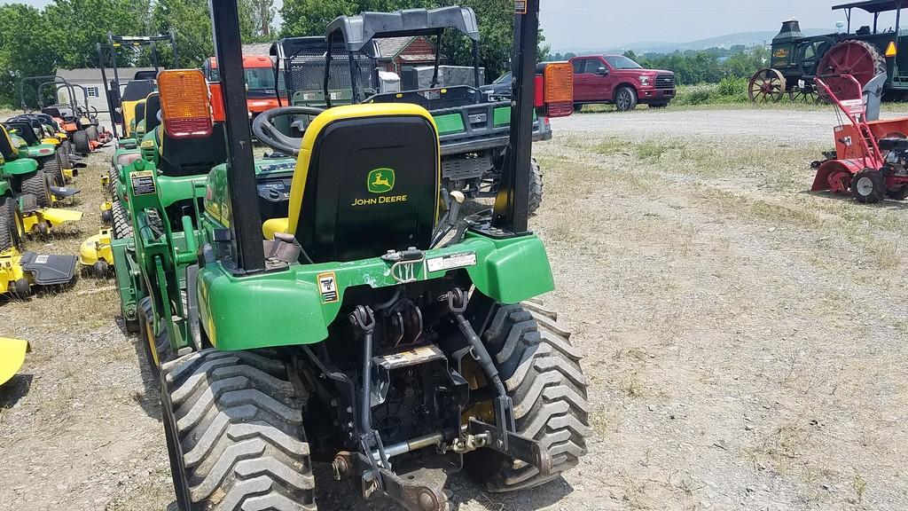 John Deere 2305 Compact Loader Tractor