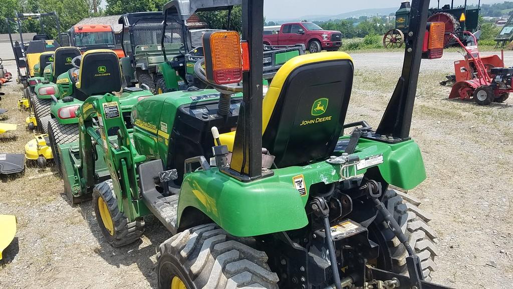 John Deere 2305 Compact Loader Tractor