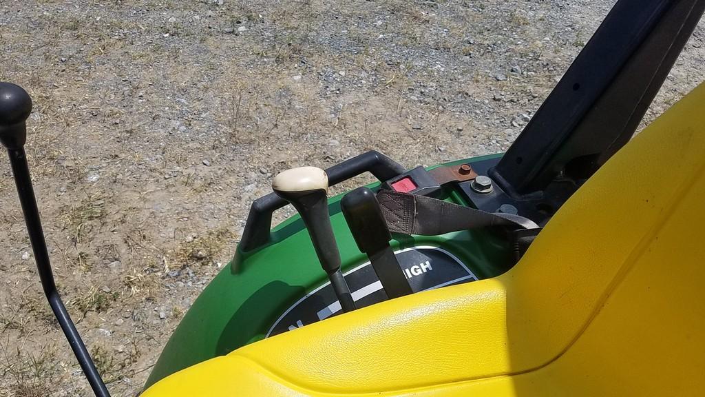 John Deere 2305 Compact Loader Tractor