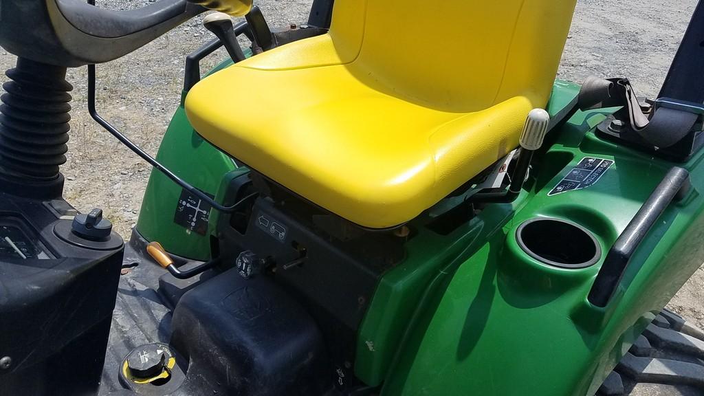 John Deere 2305 Compact Loader Tractor