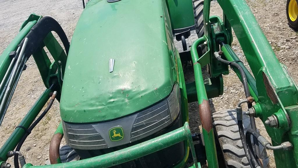 John Deere 2305 Compact Loader Tractor
