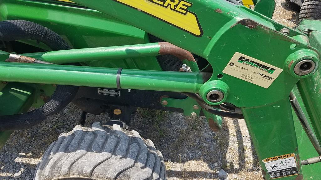 John Deere 2305 Compact Loader Tractor