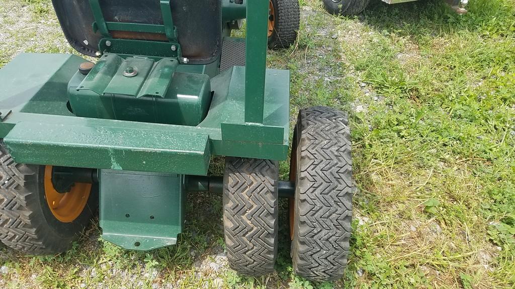 Roper T32231RO Tractor