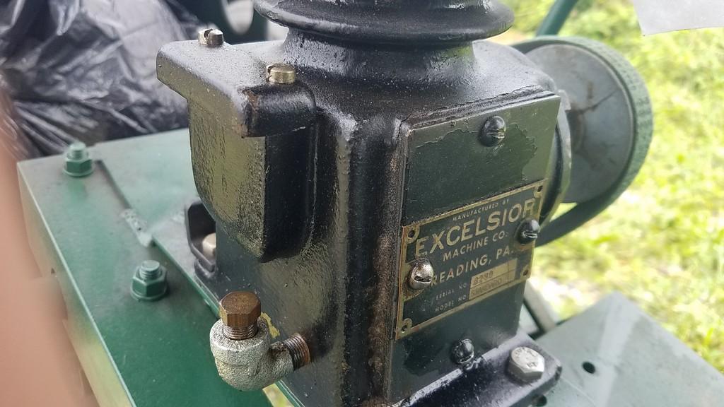 Roper T32231RO Tractor