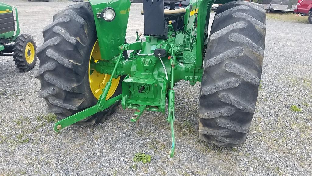 John Deere 2150 Tractor
