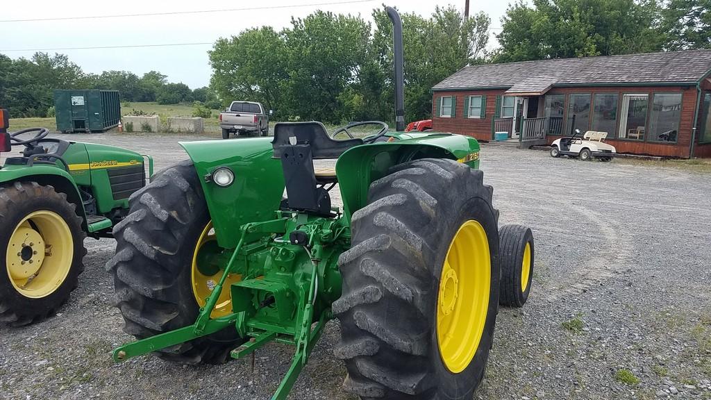John Deere 2150 Tractor